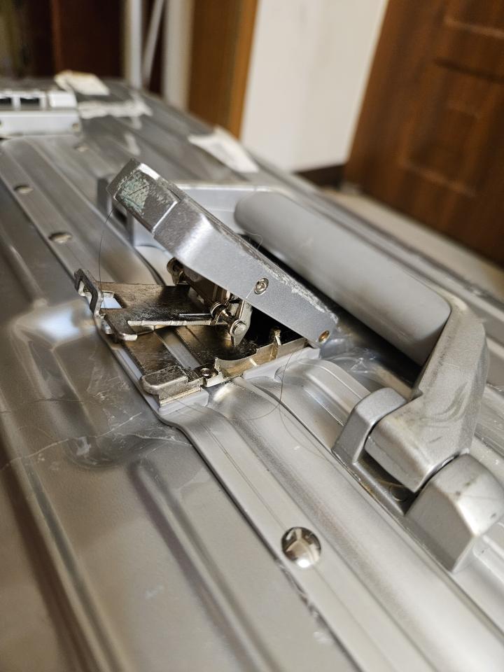 行李箱維修案件圖片