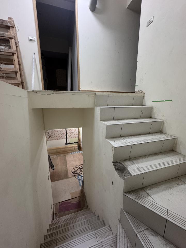 樓梯扶手案件圖片