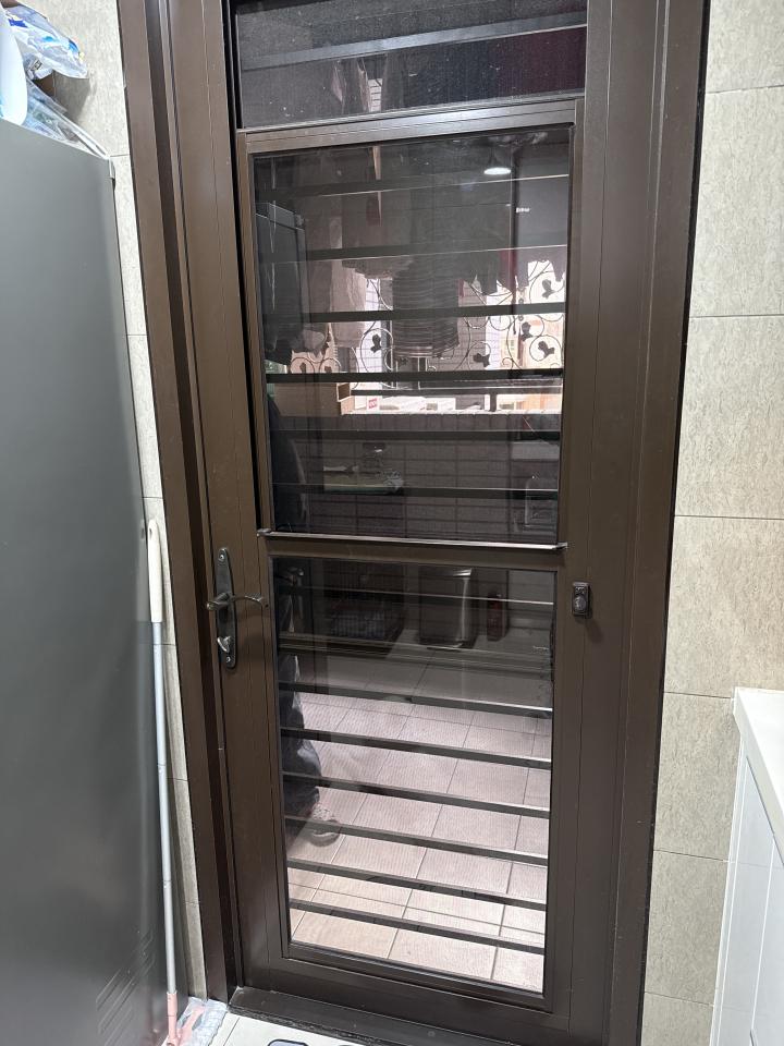 窗戶維修案件圖片