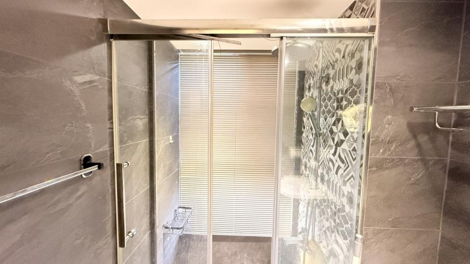 浴室門案件圖片