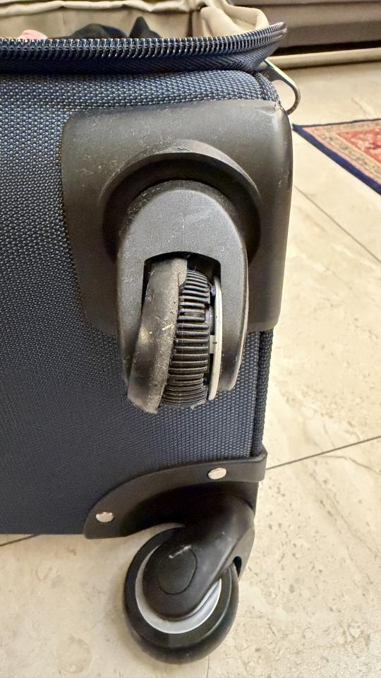 行李箱維修案件圖片