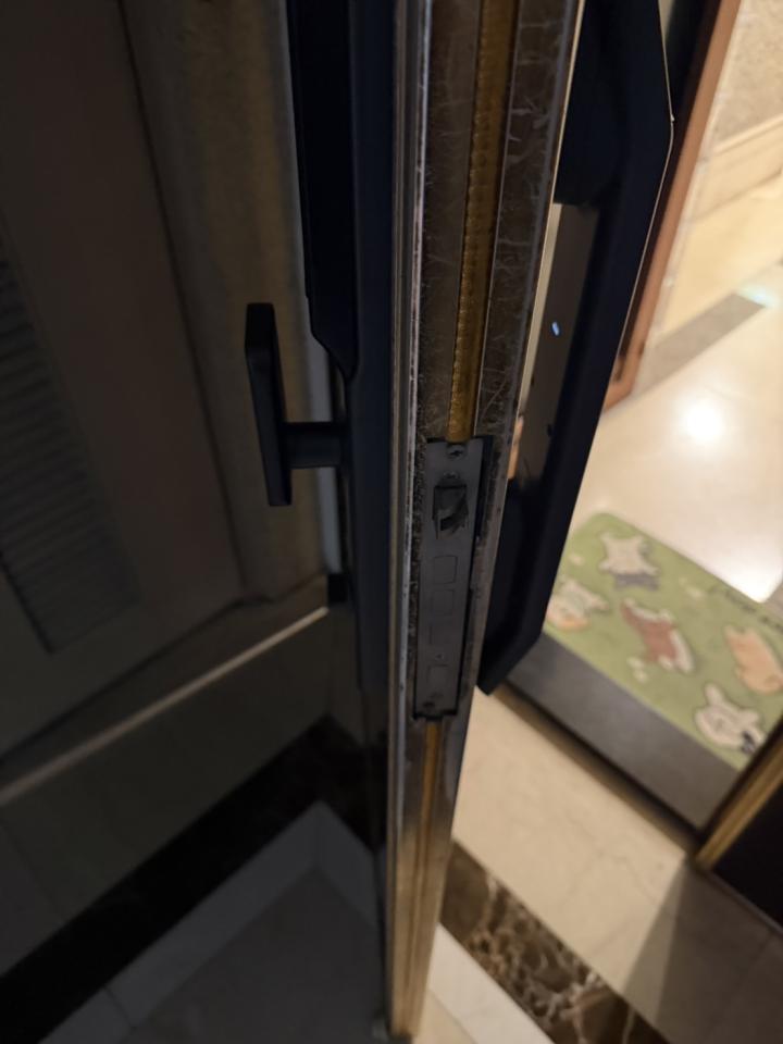 門片維修案件圖片