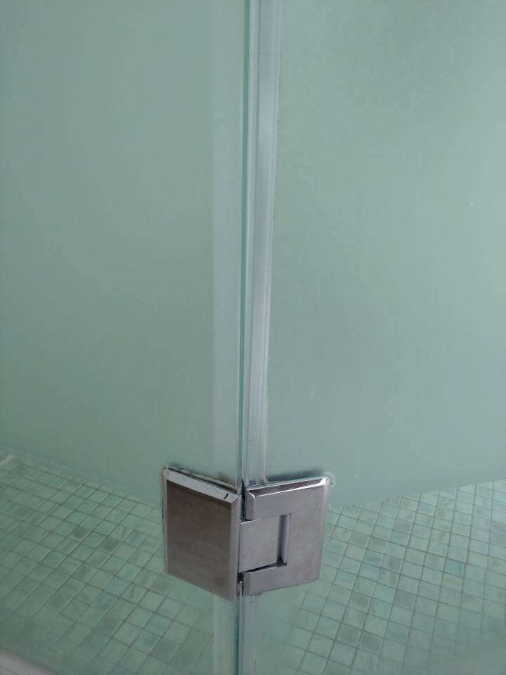 淋浴拉門安裝維修案件圖片