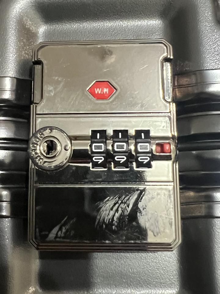 行李箱維修案件圖片