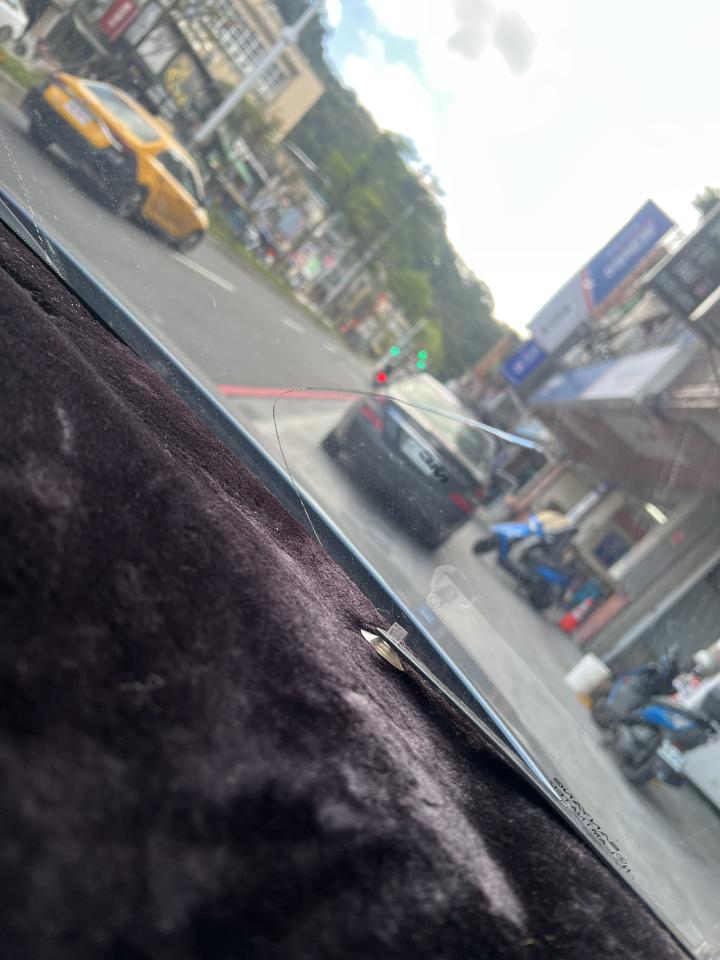 汽車玻璃修補案件圖片