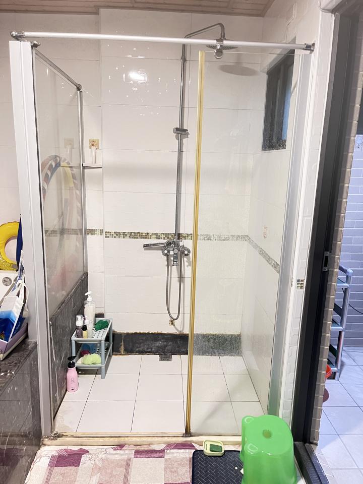 淋浴拉門安裝維修案件圖片