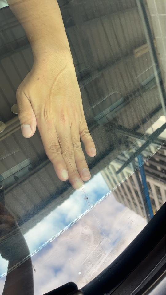 汽車玻璃修補案件圖片