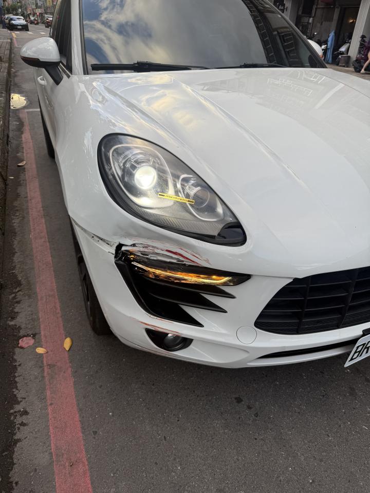 汽車板金烤漆案件圖片