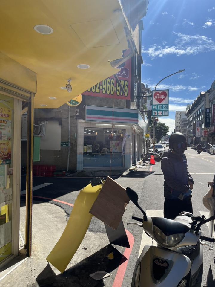 招牌維修案件圖片