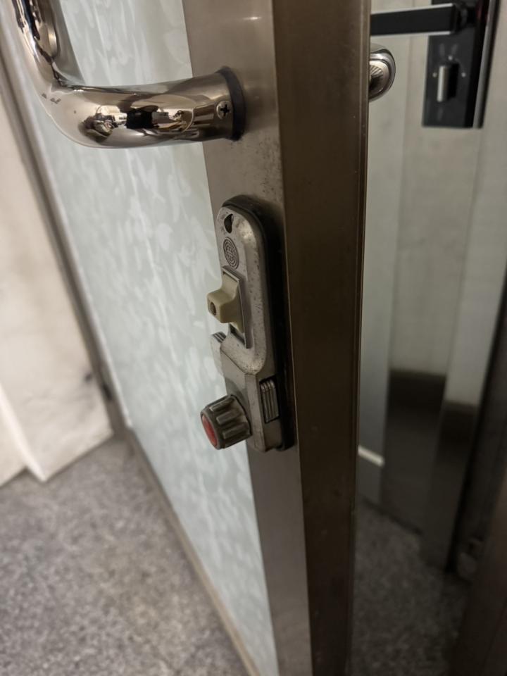 門片維修案件圖片