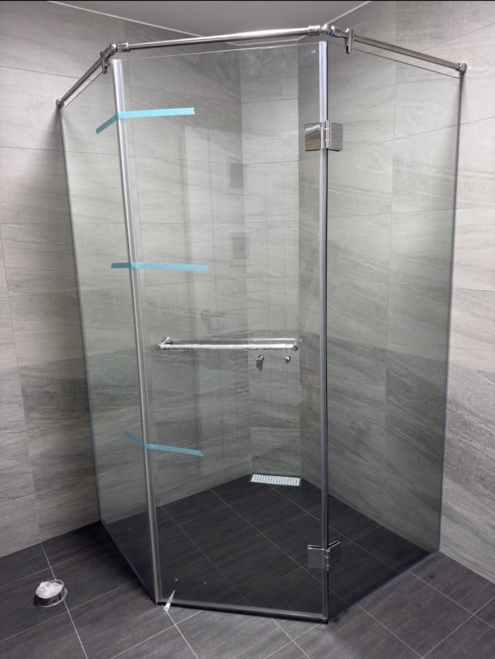 淋浴拉門安裝維修案件圖片