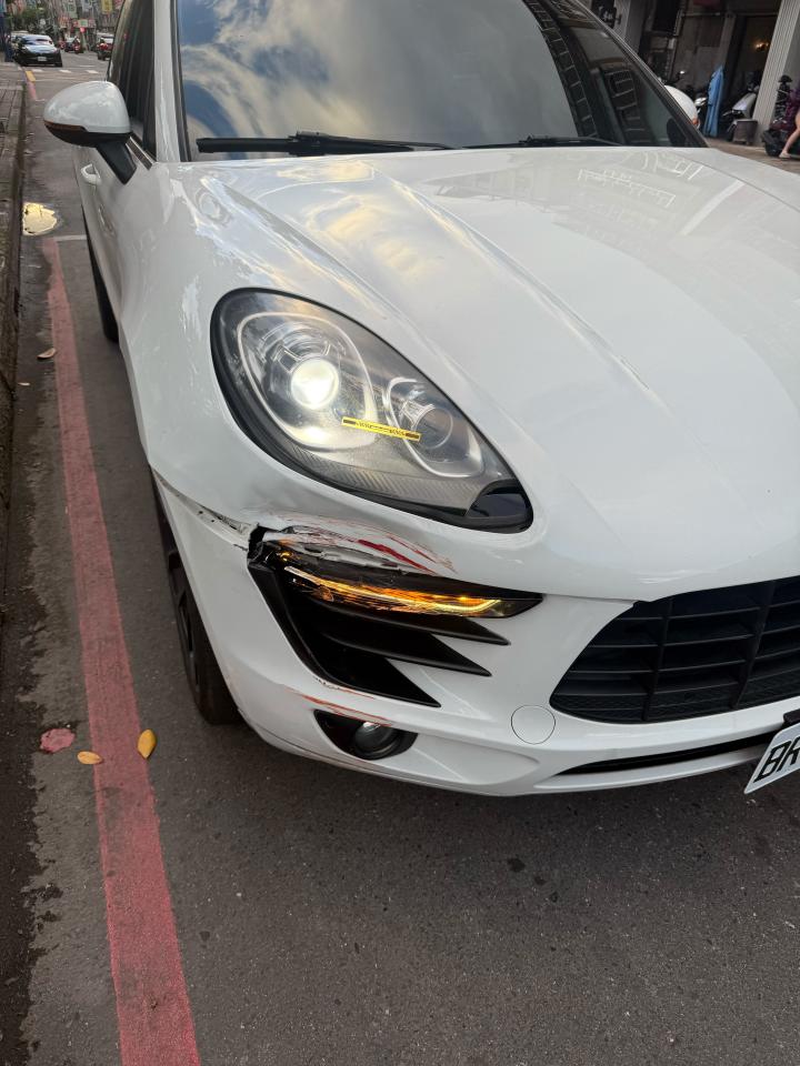 汽車板金烤漆案件圖片