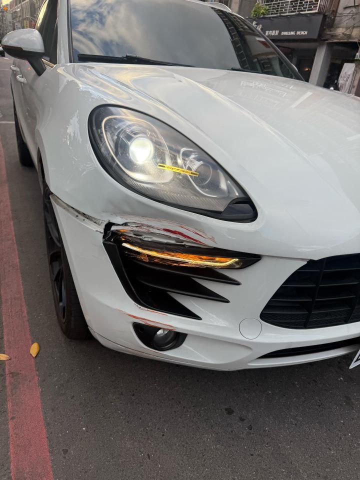 汽車板金烤漆案件圖片