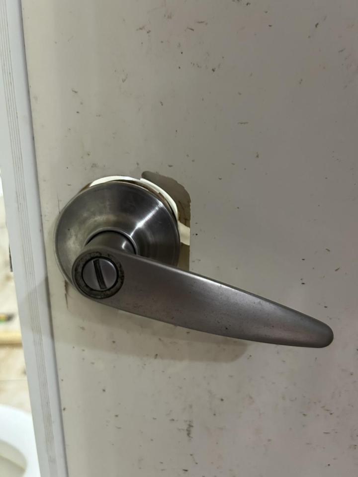 門片維修案件圖片