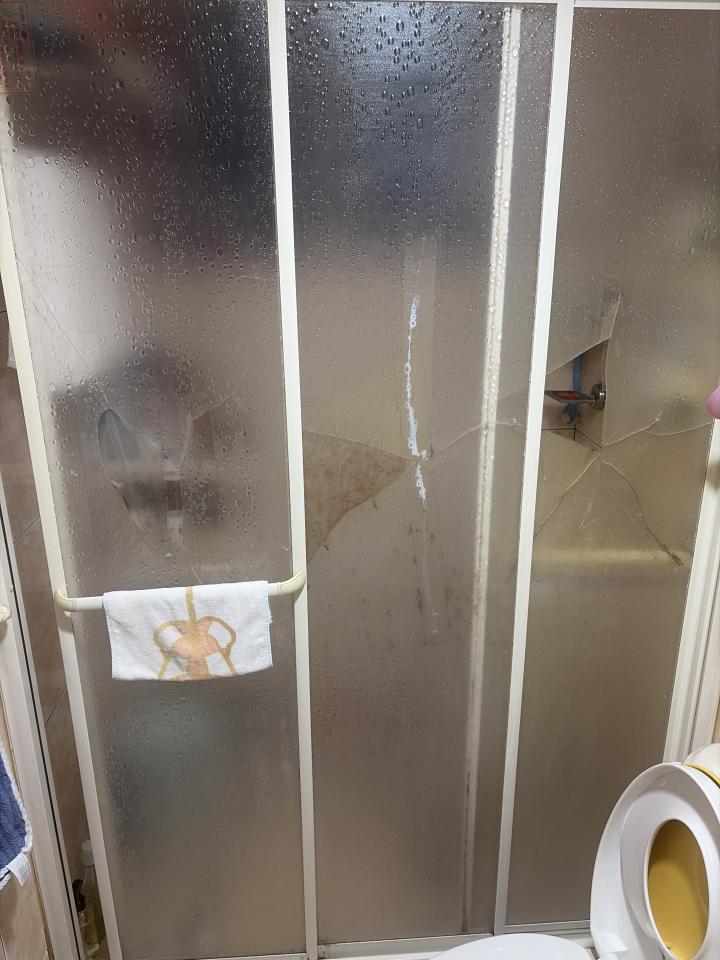 淋浴拉門安裝維修案件圖片