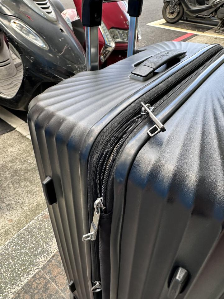 行李箱維修案件圖片