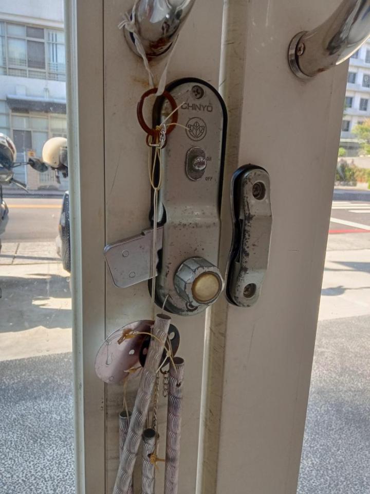 門片維修案件圖片