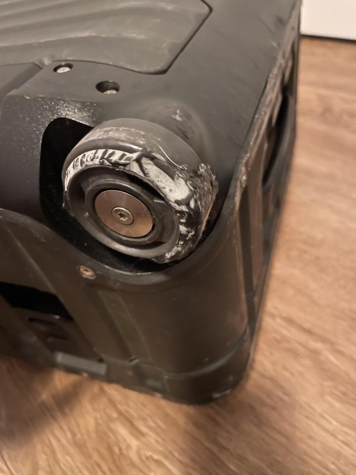 行李箱維修案件圖片