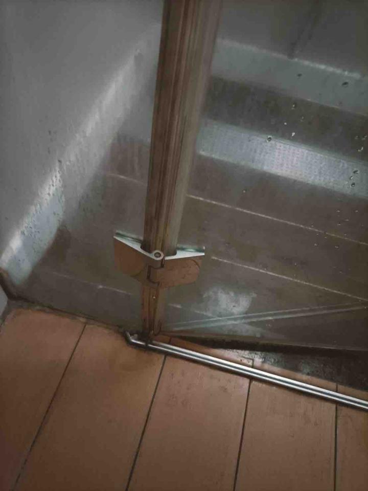 淋浴拉門安裝維修案件圖片