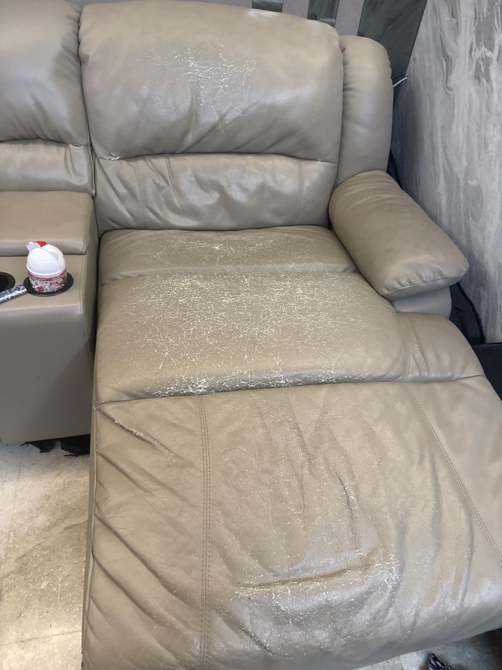 沙發修理案件圖片