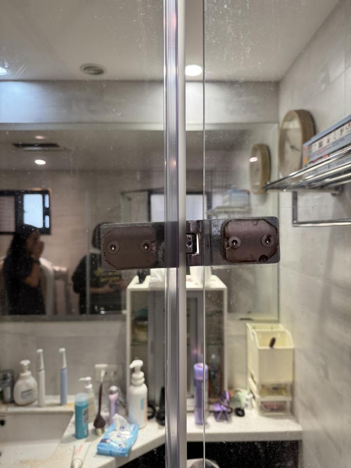 淋浴拉門安裝維修案件圖片
