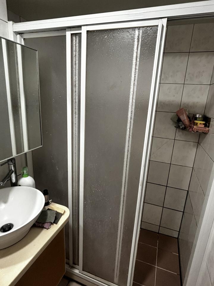 淋浴拉門安裝維修案件圖片