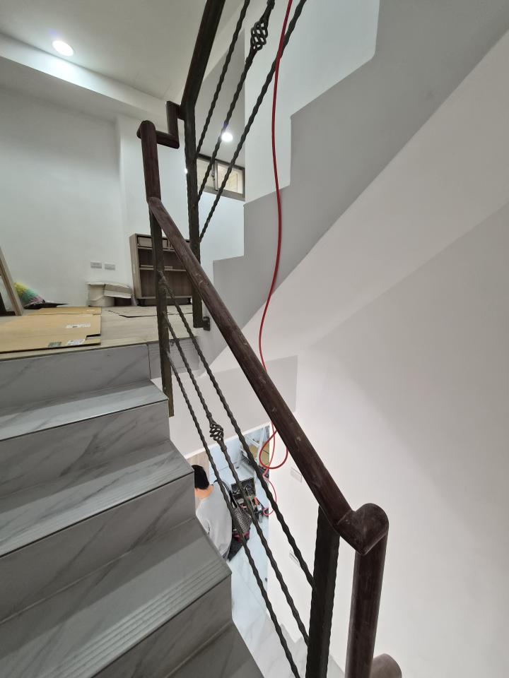 樓梯扶手案件圖片