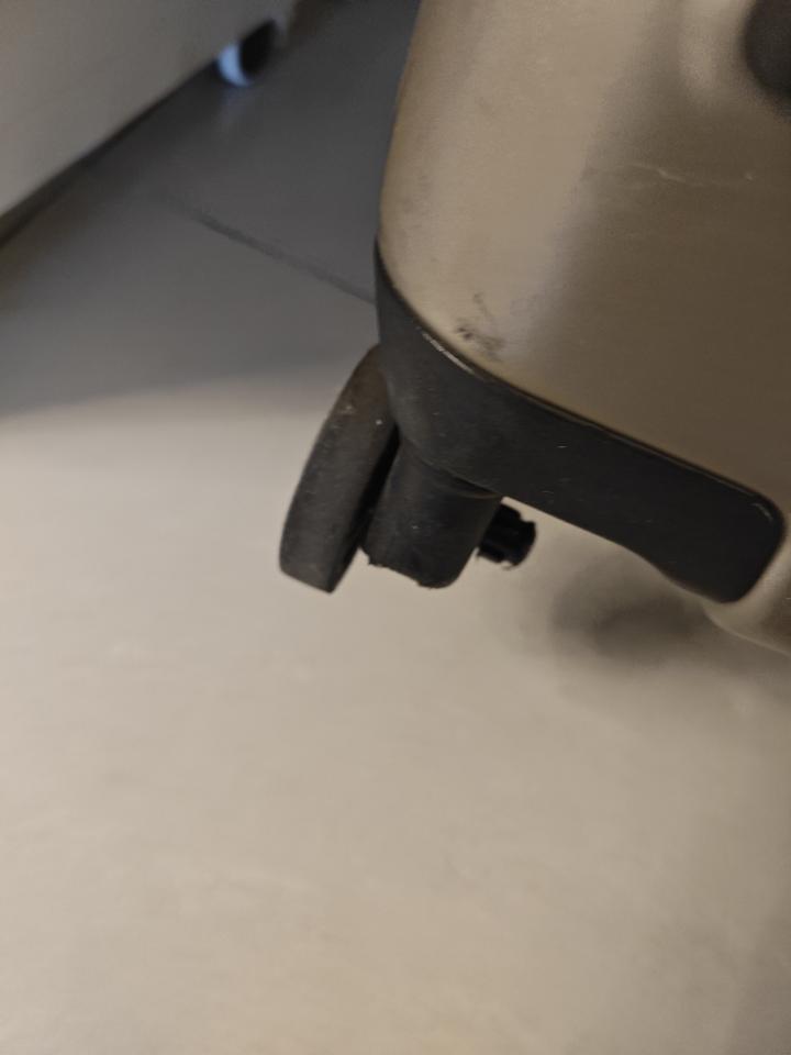 行李箱維修案件圖片