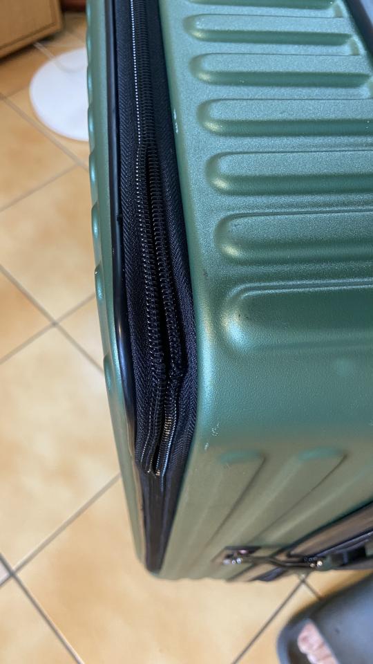 行李箱維修案件圖片