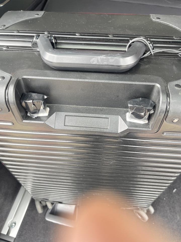 行李箱維修案件圖片