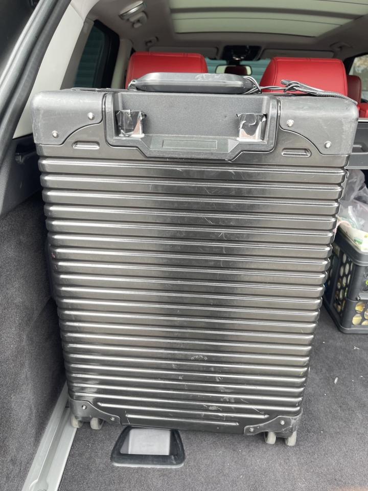 行李箱維修案件圖片