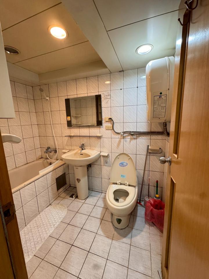 浴室門案件圖片