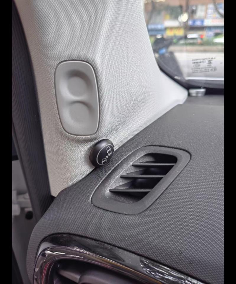 行車記錄器安裝案件圖片