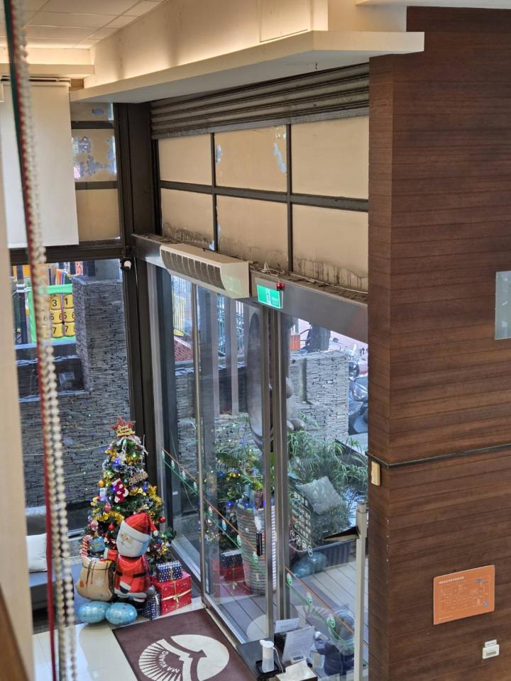 鐵捲門維修案件圖片