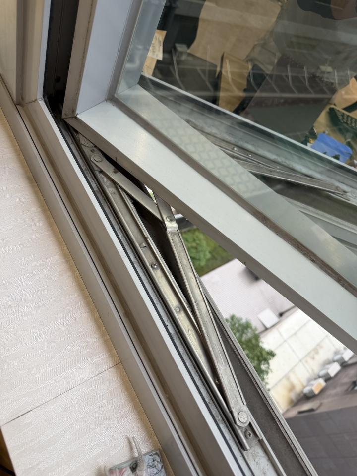 窗戶維修案件圖片