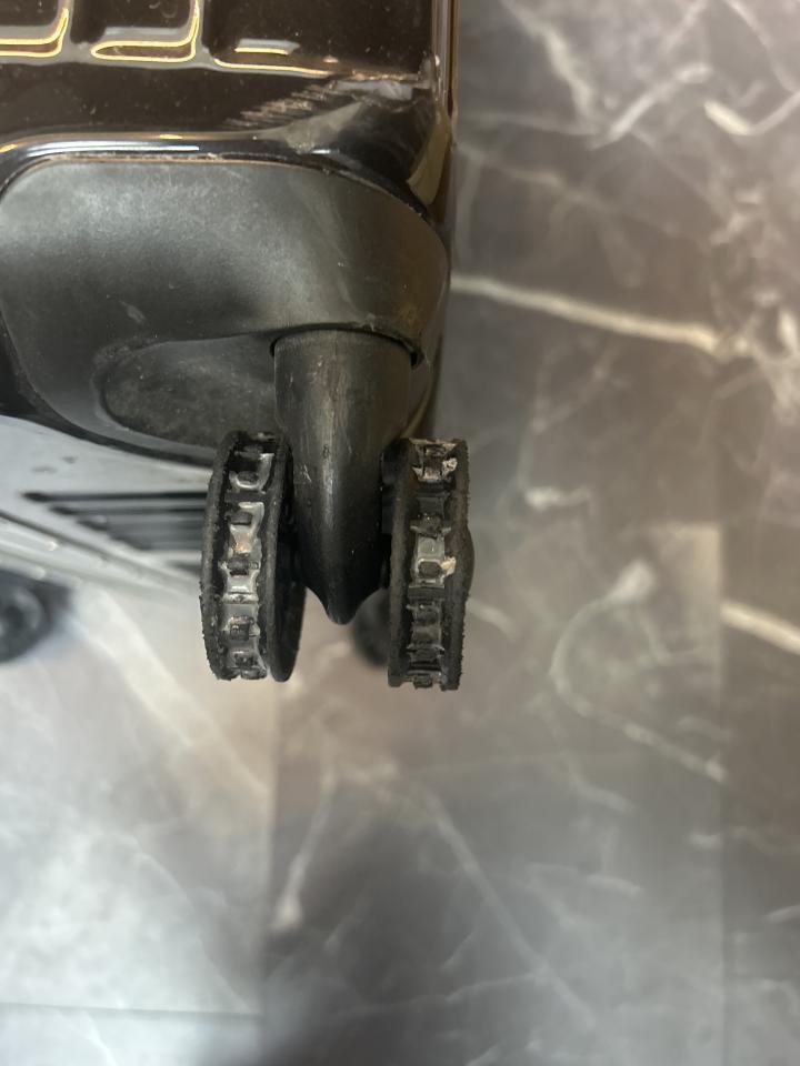 行李箱維修案件圖片