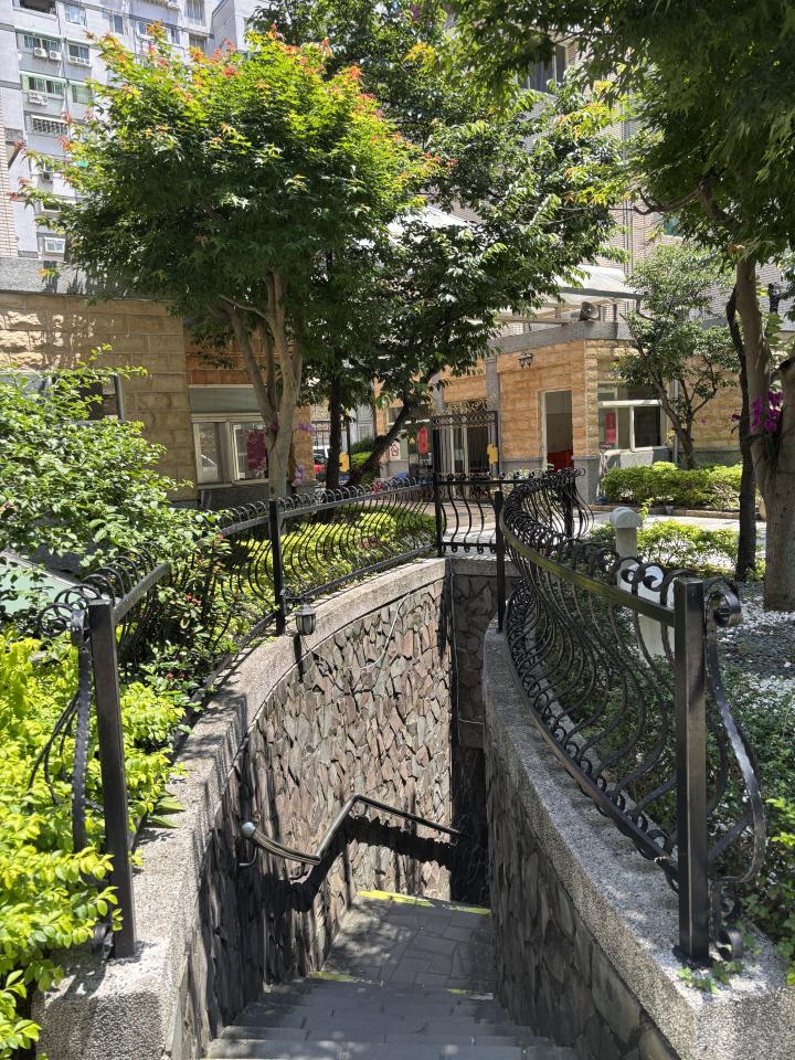 遮雨棚安裝案件圖片