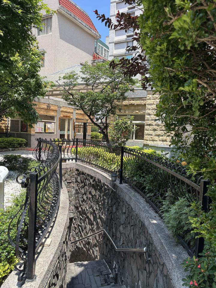 遮雨棚安裝案件圖片