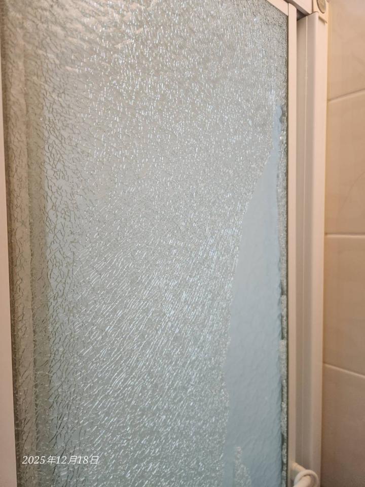 淋浴拉門安裝維修案件圖片