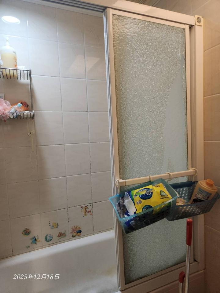 淋浴拉門安裝維修案件圖片