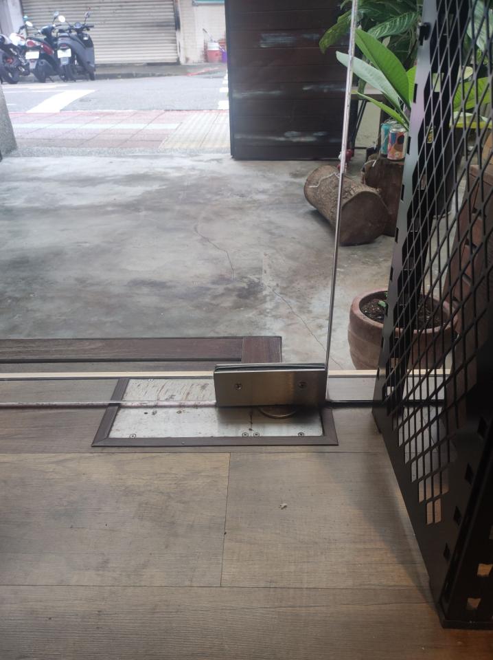 玻璃拉門案件圖片