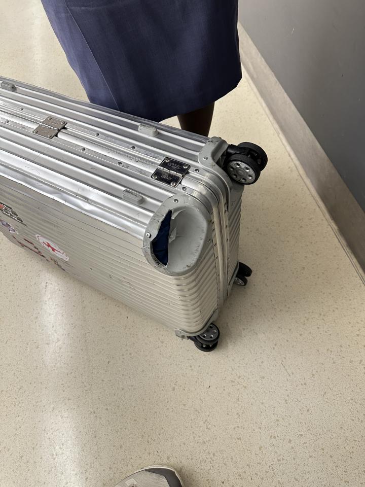 行李箱維修案件圖片