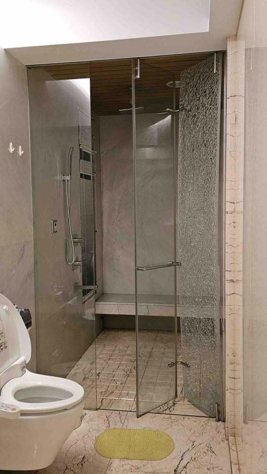 淋浴拉門安裝維修案件圖片