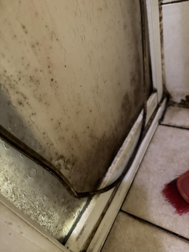 淋浴拉門安裝維修案件圖片