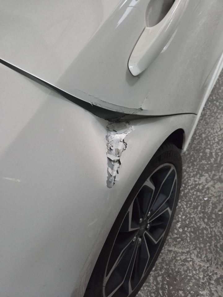 汽車板金烤漆案件圖片