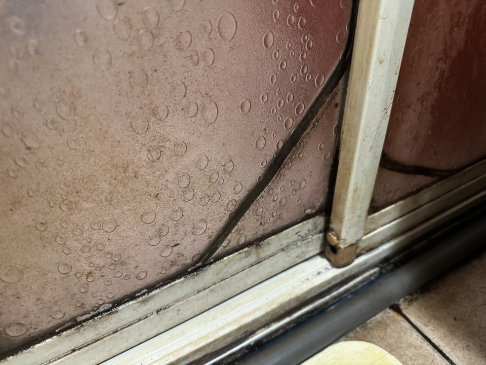 淋浴拉門安裝維修案件圖片