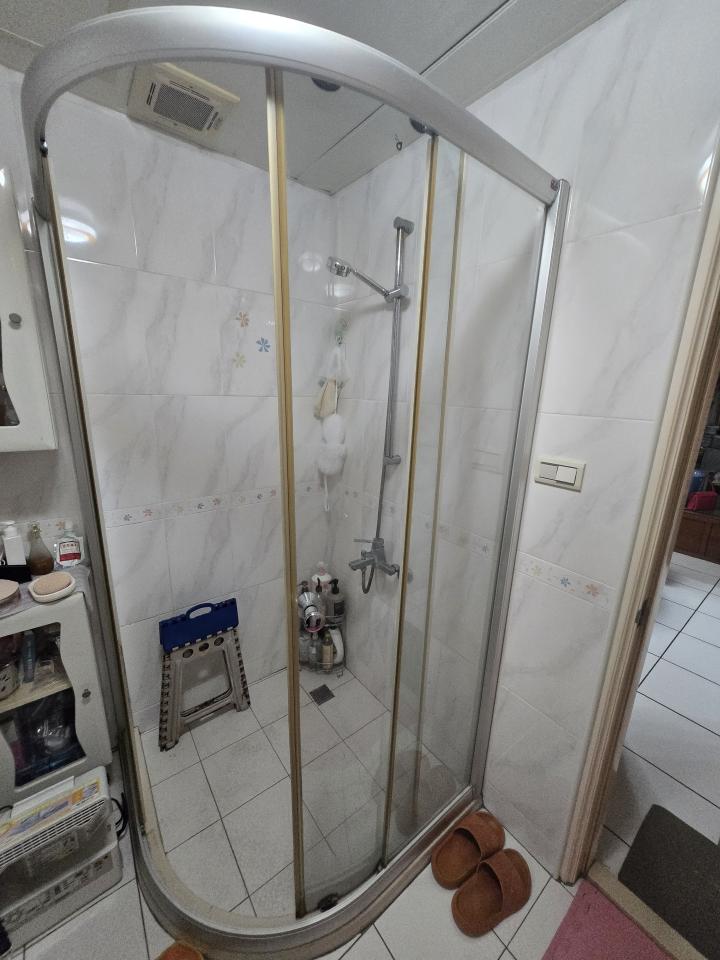 淋浴拉門安裝維修案件圖片
