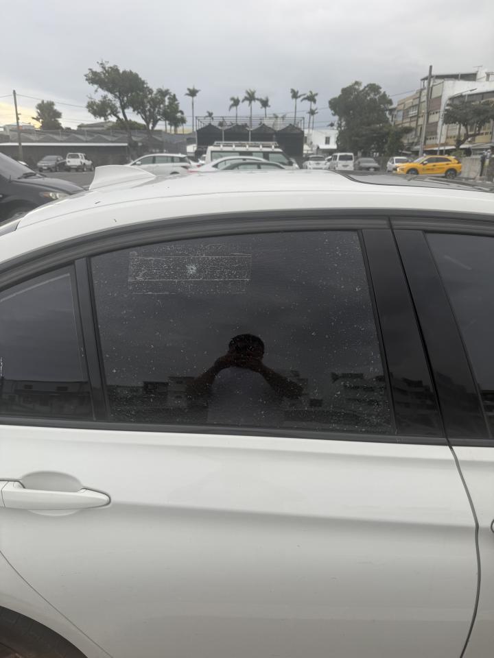 汽車玻璃修補案件圖片
