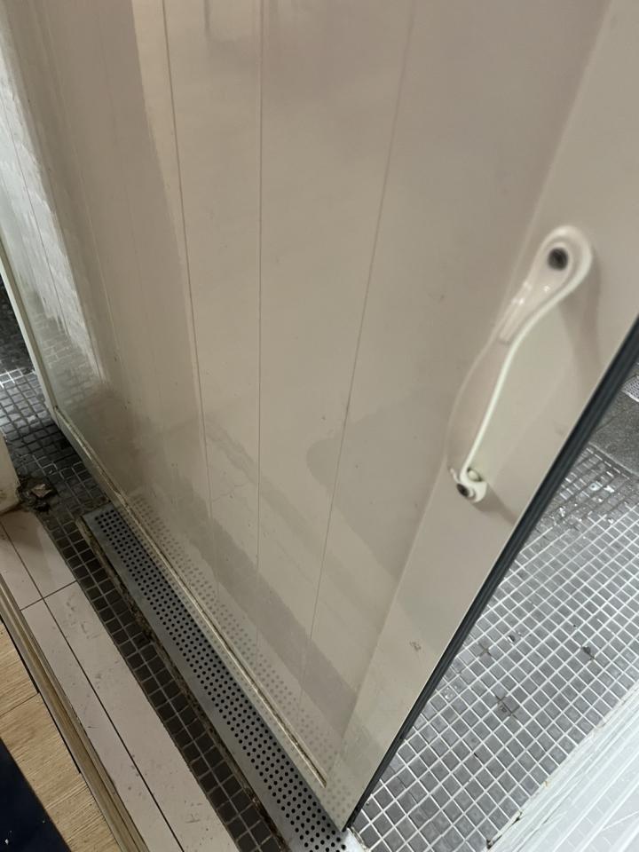 浴室門案件圖片