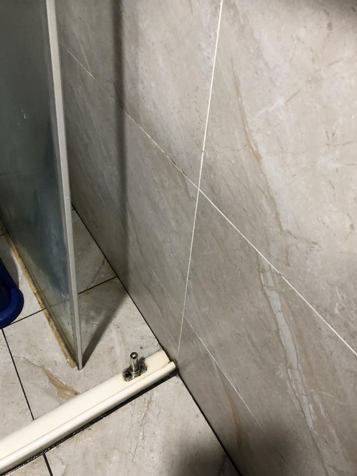 淋浴拉門安裝維修案件圖片